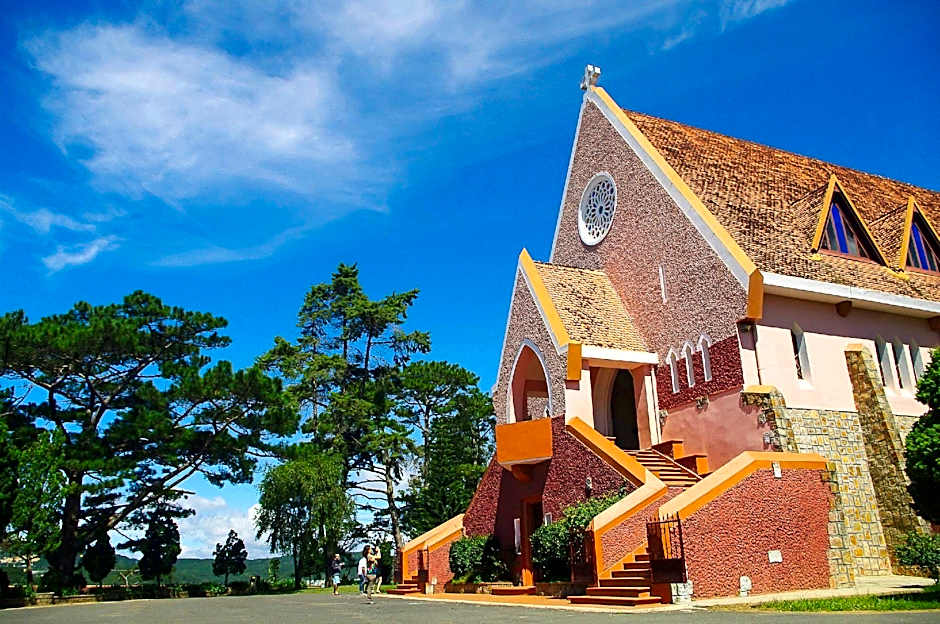 Iris Dalat Hotel