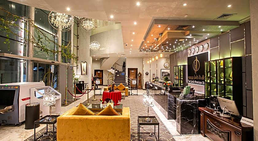 THE CASTLE PREMIUM HOTEL