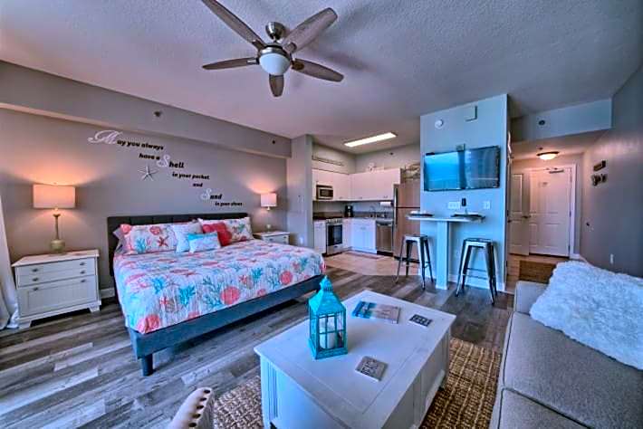 Deluxe Beachfront Studio, Shores of Panama, Oceanviews and Updated