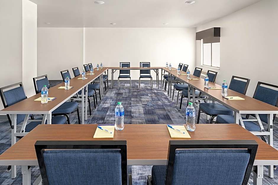 La Quinta Inn & Suites by Wyndham Columbus Dublin