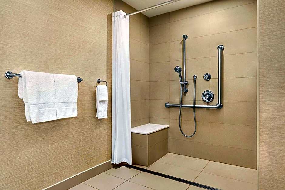 Ramada By Wyndham, Niagara Falls Near Fallsview District