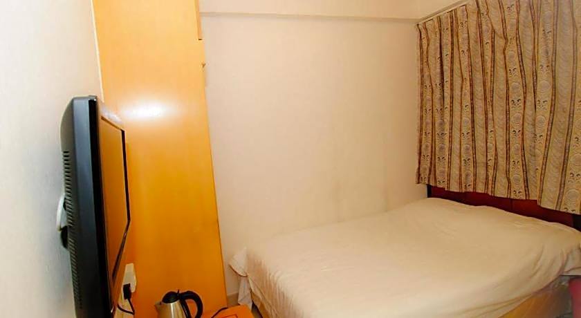 Holiday Hotel
