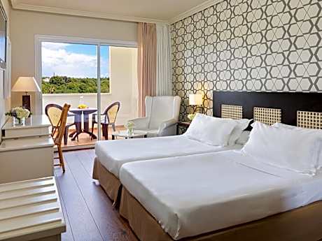 Twin Room (2 Adults)