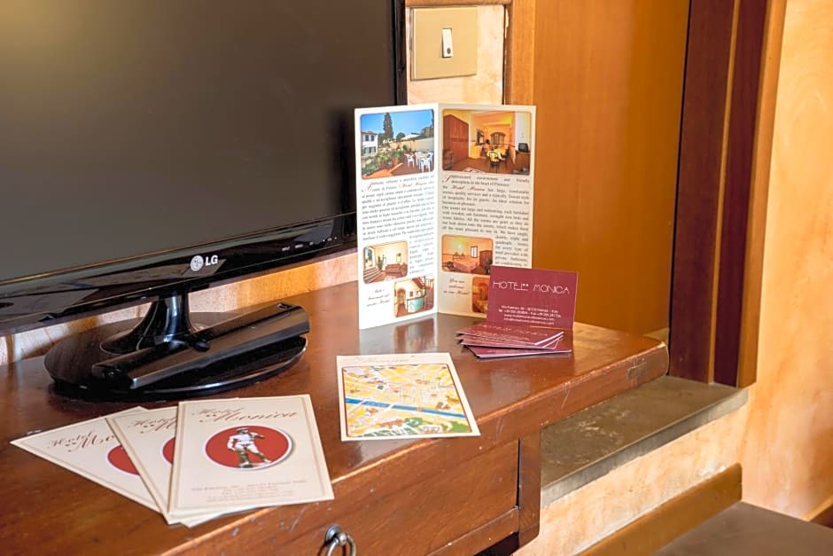 Hotel Monica