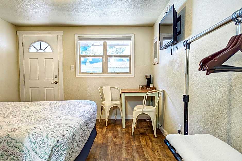 The Fountain Creek Inn of Manitou Springs