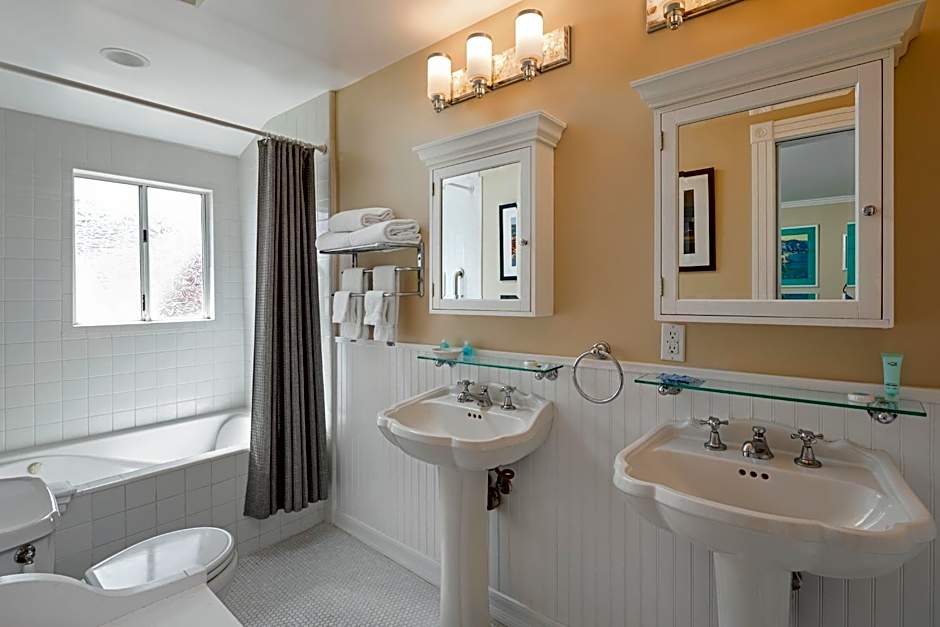 Glenmore Plaza Hotel