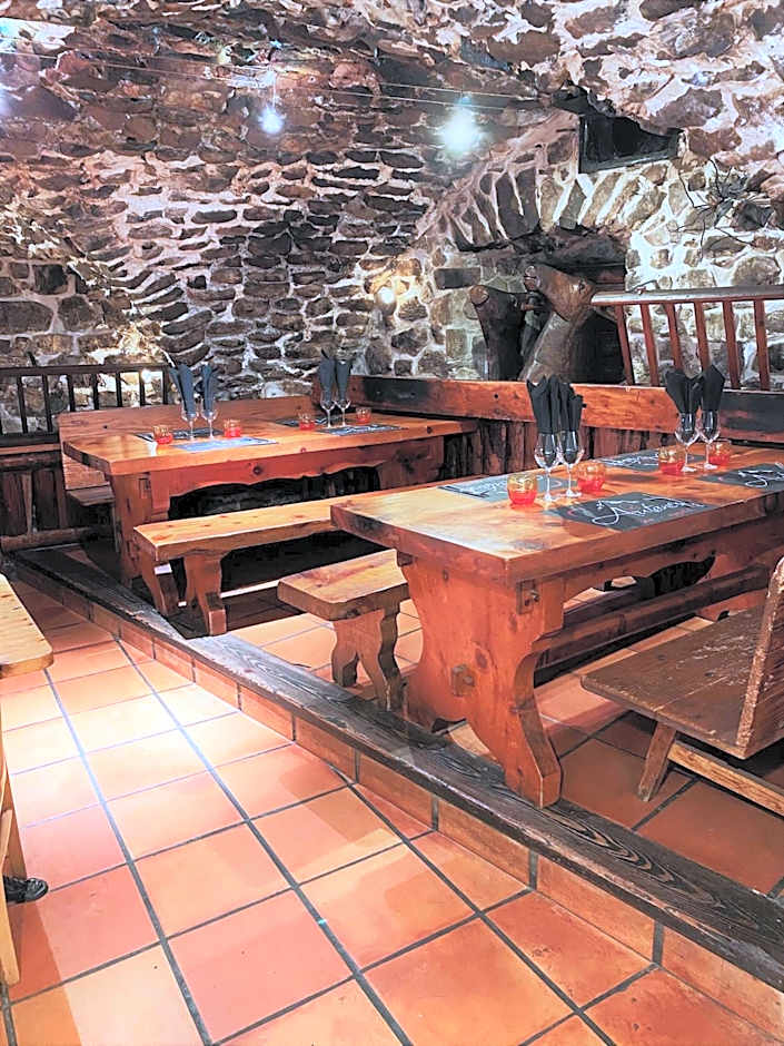 Logis Hôtel & Spa Les Autanes