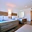 Los Angeles Premium Suites with Free Parking