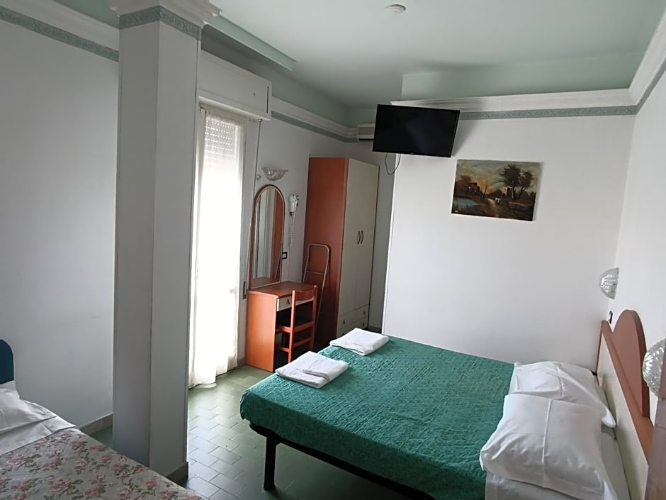 HOTEL AUGUSTUS