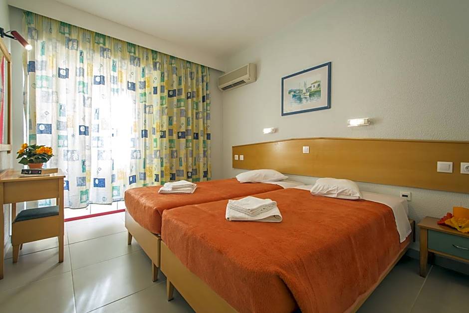 Erato Studios & Apartments