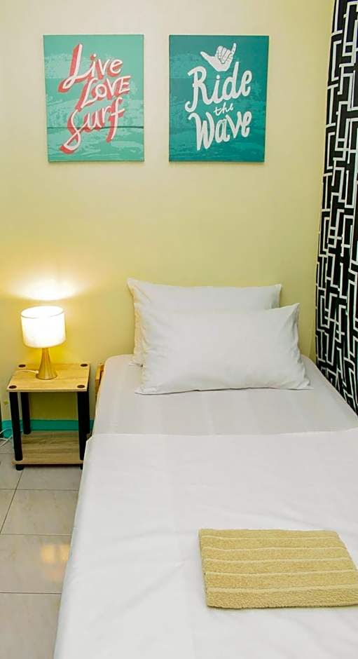 Nomads MNL Backpackers Homestay - near Airport