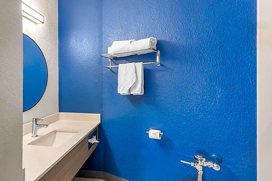 Super 8 by Wyndham Chicago IL