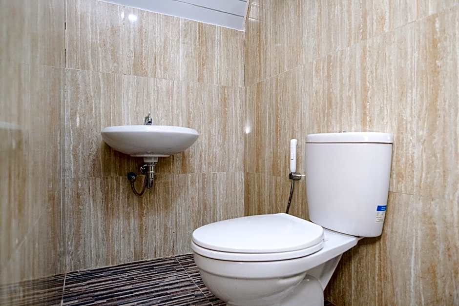 RedDoorz @ myRoom UMY