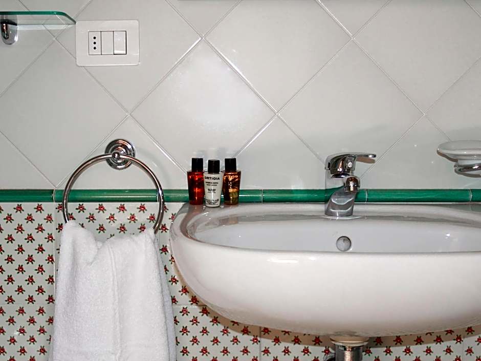 Casa Isolani Charms Rooms Santo Stefano