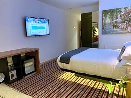 The Waterfront Lodges