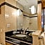The Cincinnatian Hotel, Curio Collection by Hilton