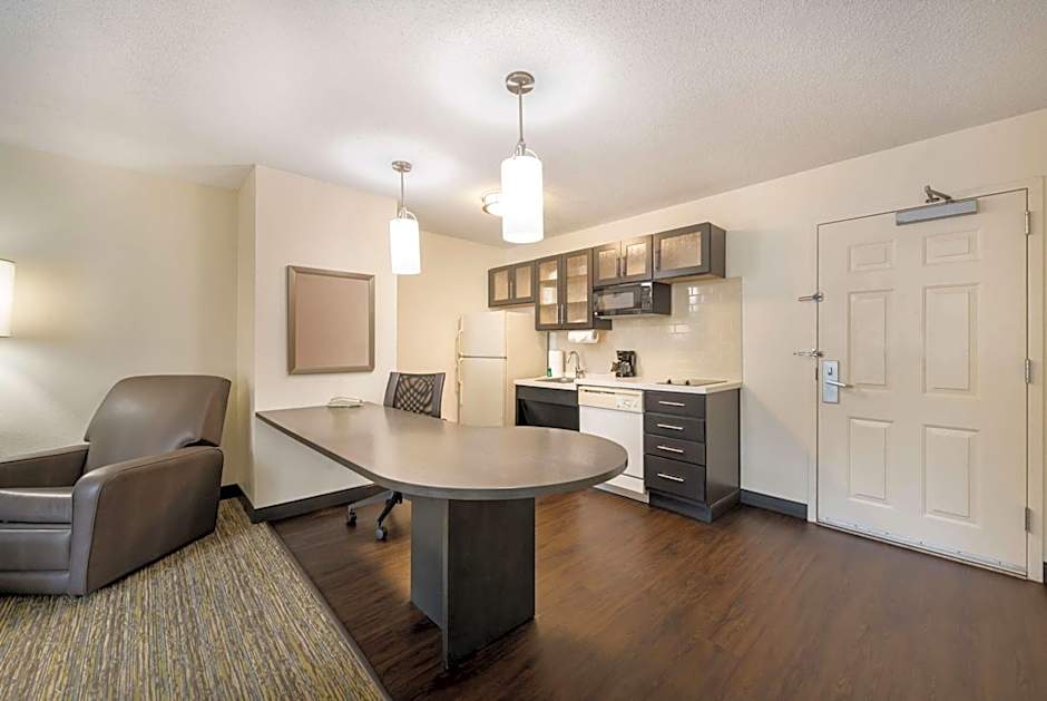 Sonesta Simply Suites Hampton