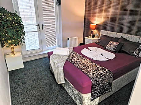 The Ivy Garden Suite