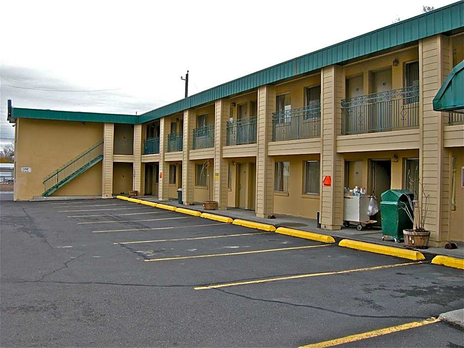 Days Inn by Wyndham Burns