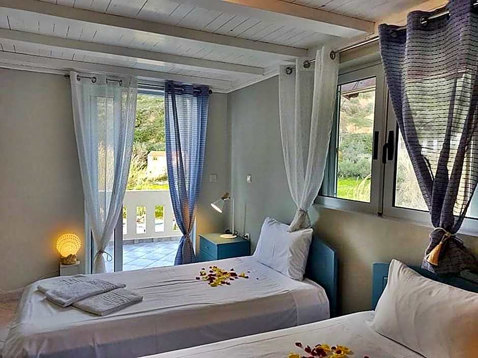 House just on the beach -included 2 canoe and 2 bicycles