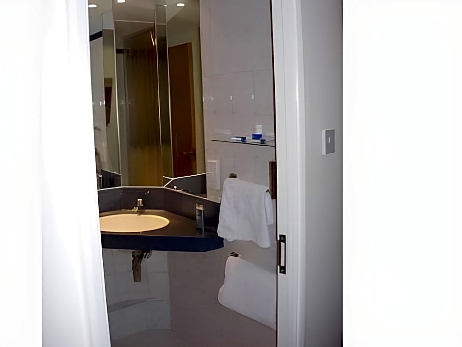 Holiday Inn Express Oxford Kassam Stadium By IHG