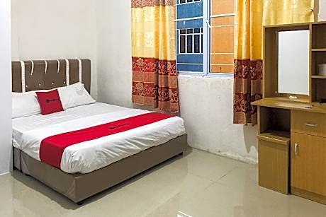 RedDoorz near BCS Mall @ Penuin