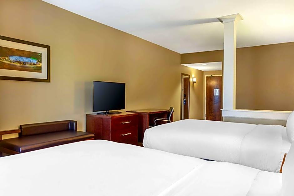 Comfort Inn & Suites At CrossPlex Village