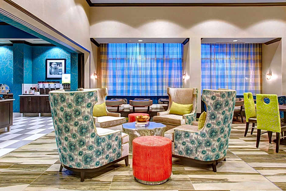 Photo 1 of 39 of Hampton Inn & Suites by Hilton Atlanta Perimeter Dunwoody
