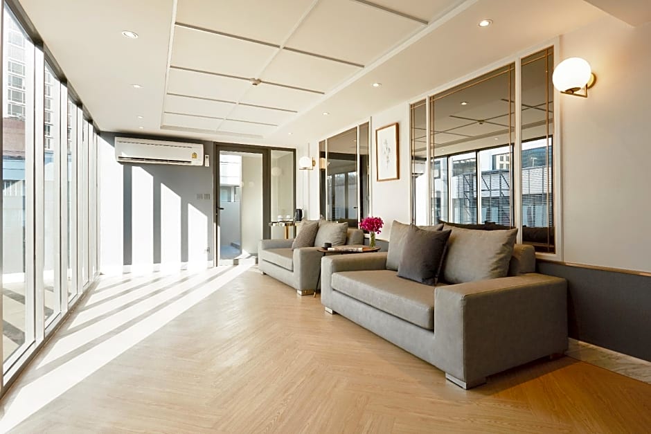 The Quarter Ploenchit by UHG