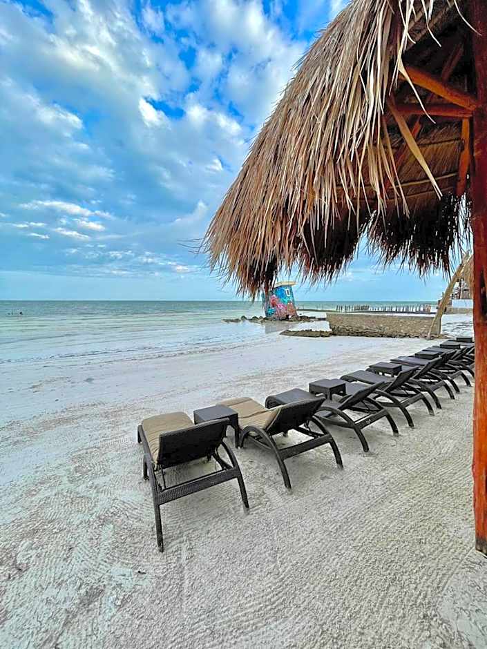 La Puerta Azul Beachfront - Adults Only