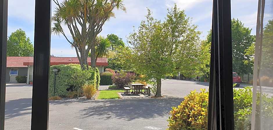 Commodore Motor Lodge