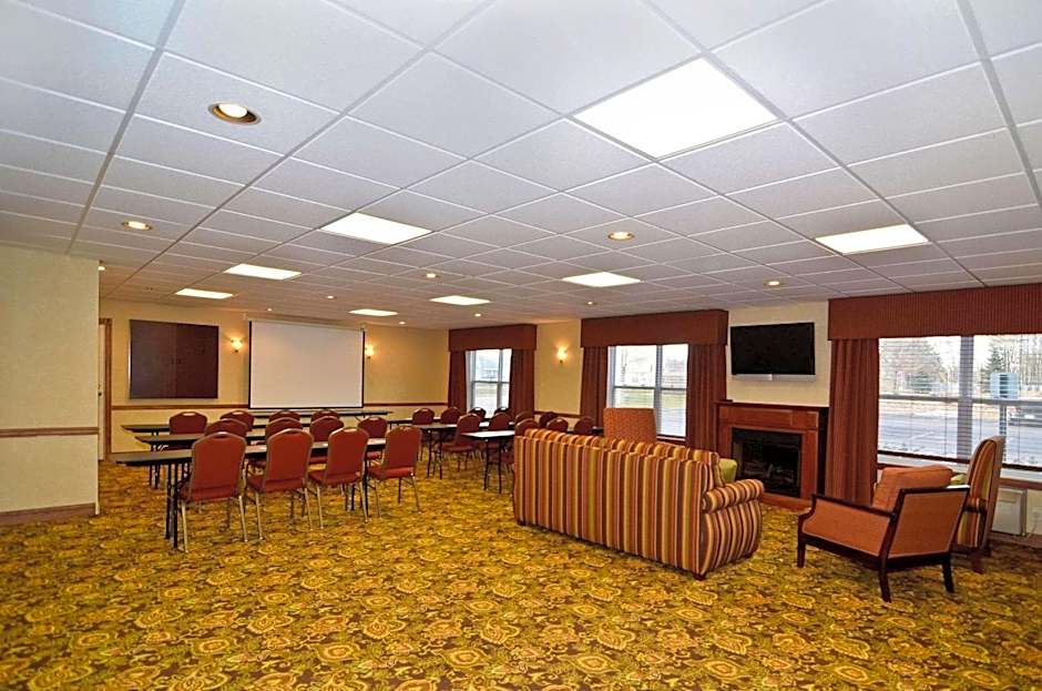 Country Inn & Suites by Radisson, Stevens Point, WI