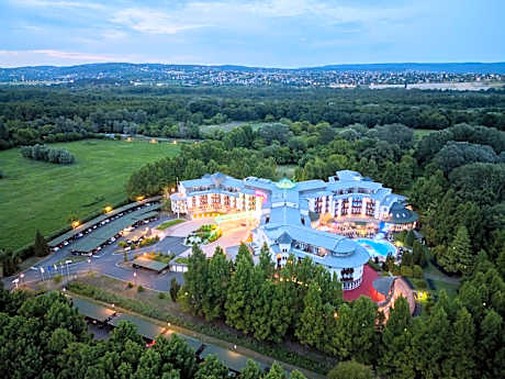 Lotus Therme Hotel & Spa