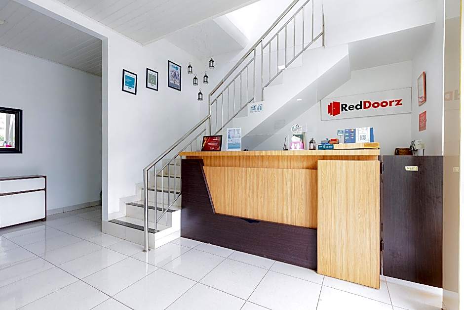 RedDoorz Syariah near Transmart Lampung