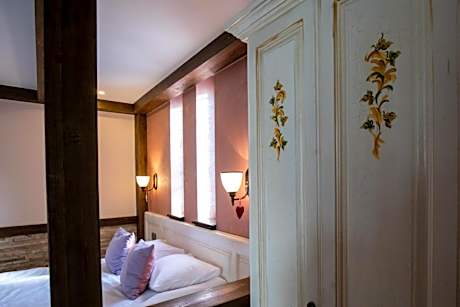 Maia Room Individual Entrance