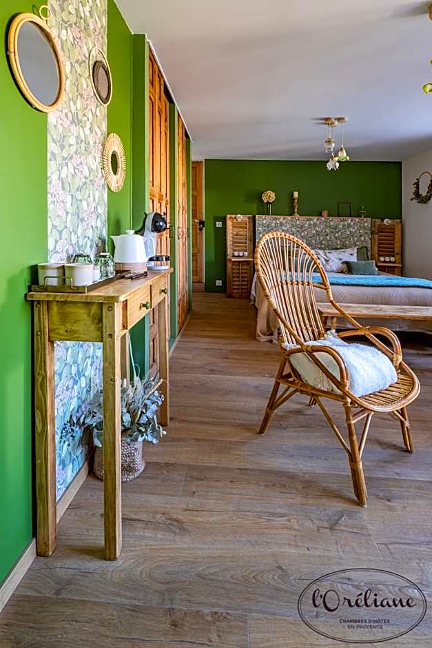 CHAMBRES D'HÔTES L'Oréliane en Provence Adults Only