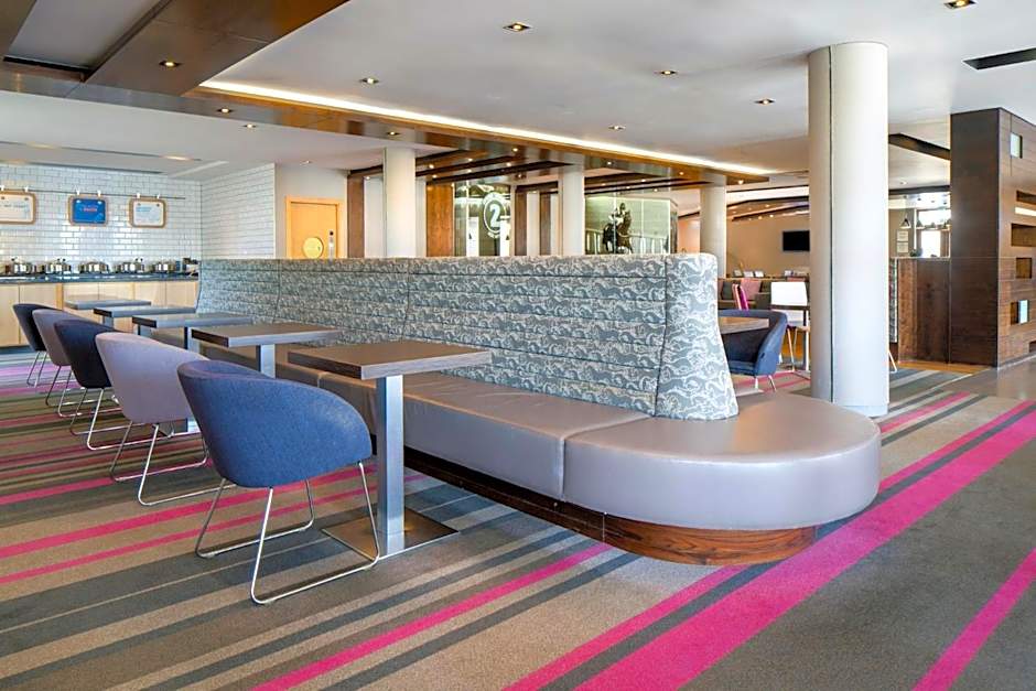 Holiday Inn Express London - Epsom Downs By IHG