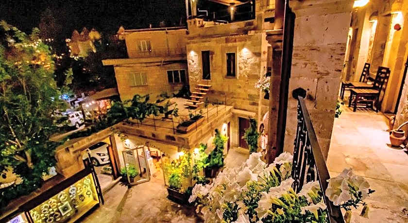 Aren Cave Hotel and Art Gallery