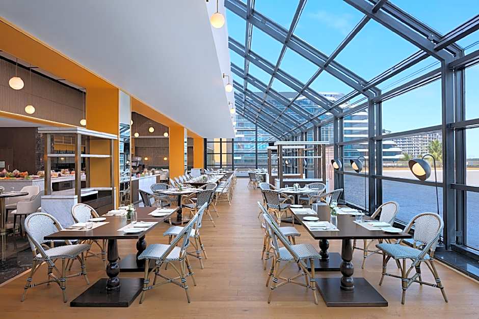 Le Meridien Surat