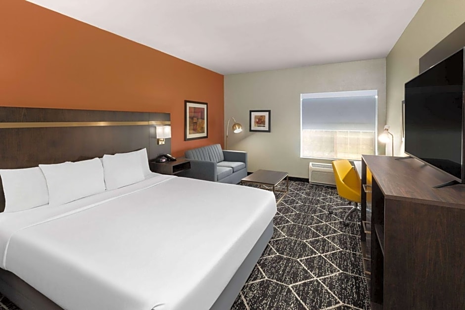 La Quinta Inn & Suites by Wyndham Olathe