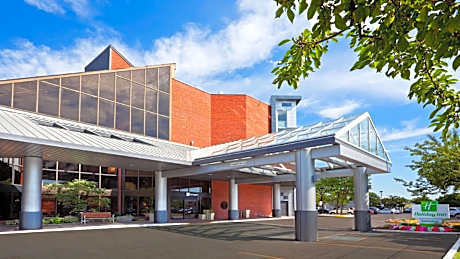 Holiday Inn Oakville Centre By IHG