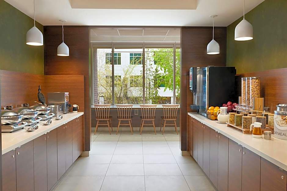 Fairfield Inn & Suites by Marriott Calgary Downtown