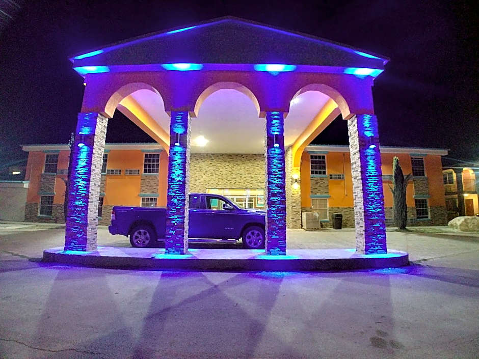 Zdjęcie 1 z 35 — Alien Residence Inn