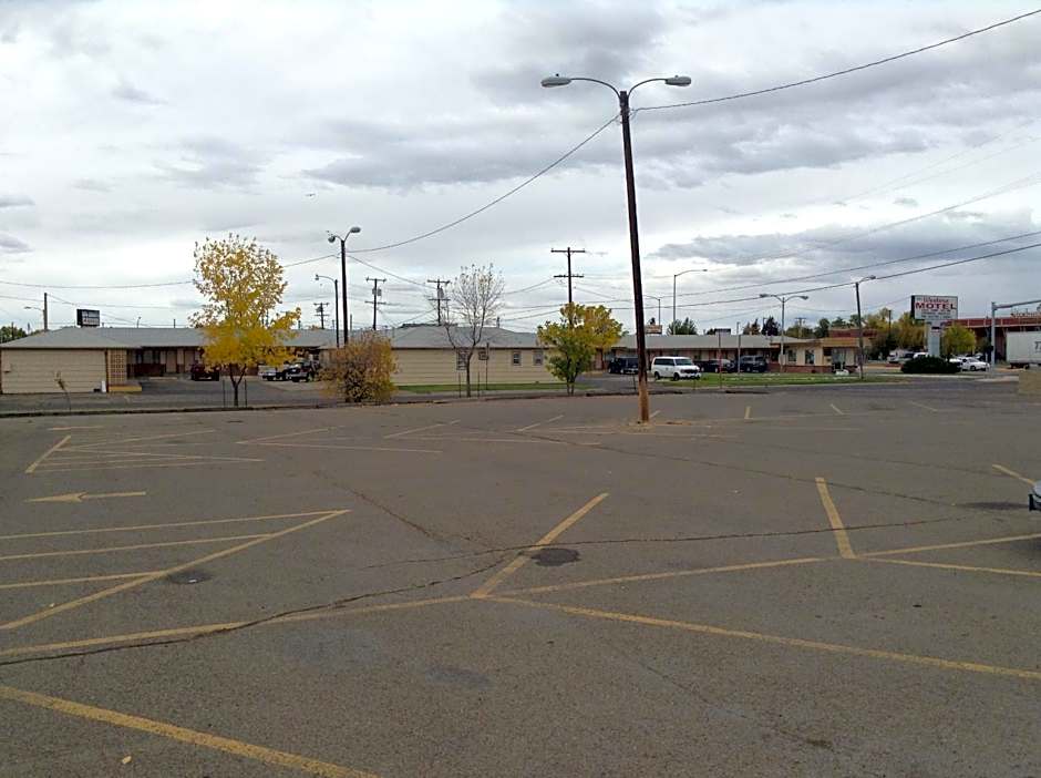 Ski's Western Motel