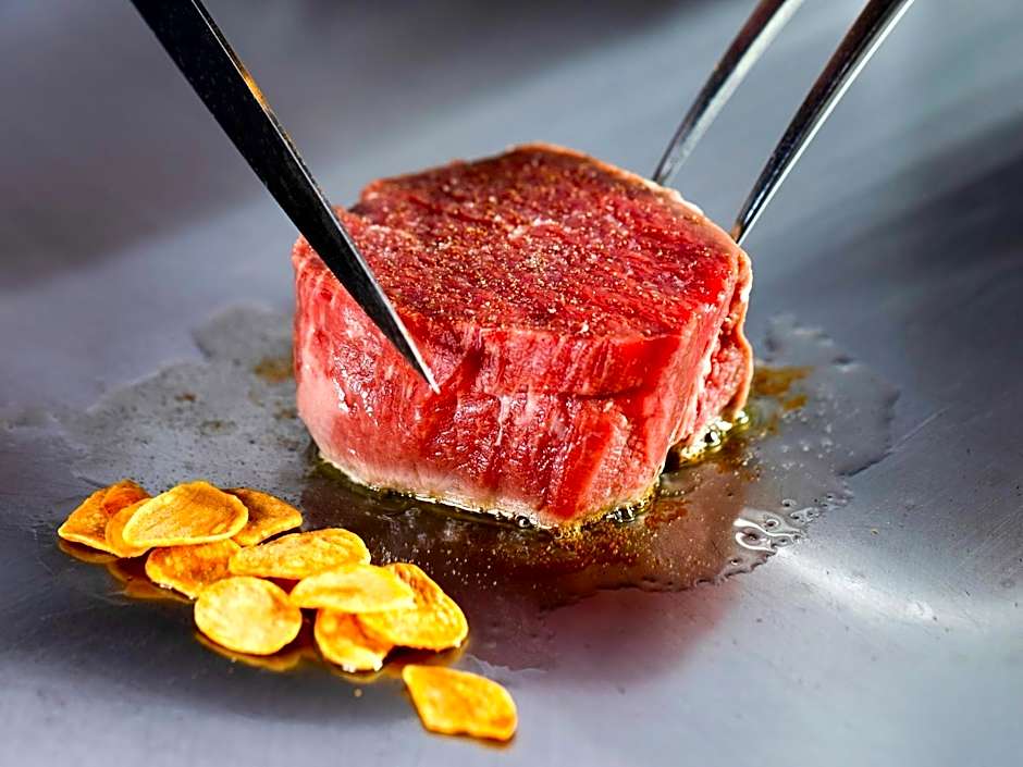 Hotel Shigira Mirage Beach Front