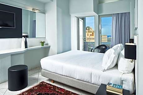 Classic Suite with Side Sea View