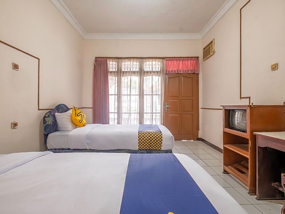 SPOT ON 2341 Hotel Padjajaran 2