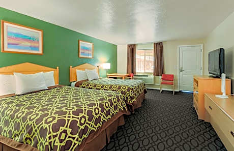 Queen Room with Two Queen Beds - Non-Smoking