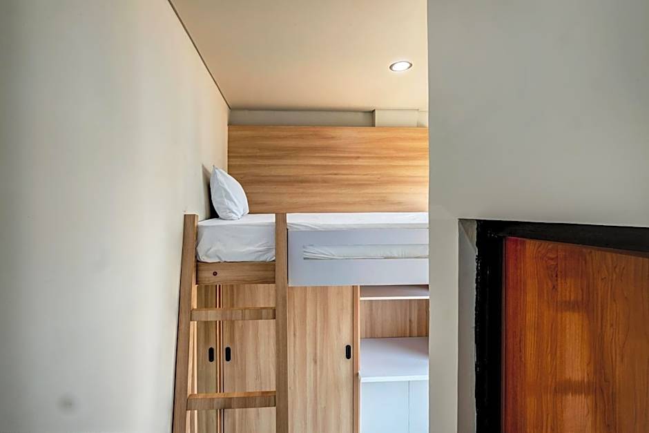 OYO Life 93289 Jelita Residence 2