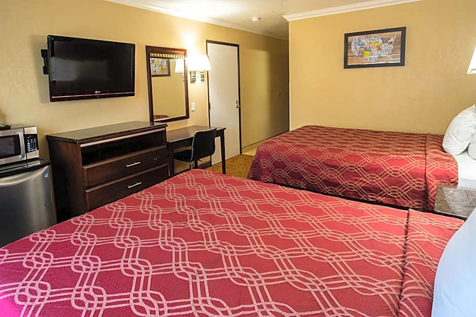 Econo Lodge Inn & Suites Fallbrook Downtown